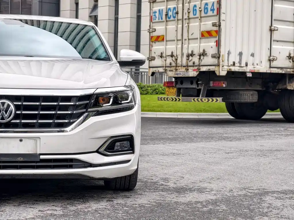 Volkswagen Passat 2019 280TSI VI