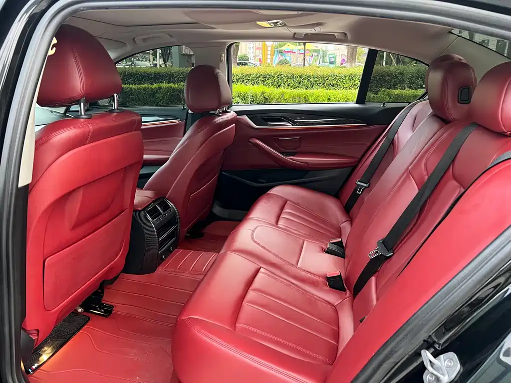 BMW 5 Series — миниатюра 6