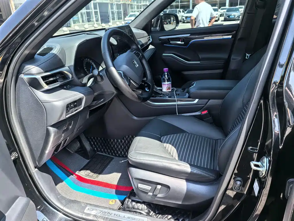 Toyota Crown Kluger — миниатюра 2