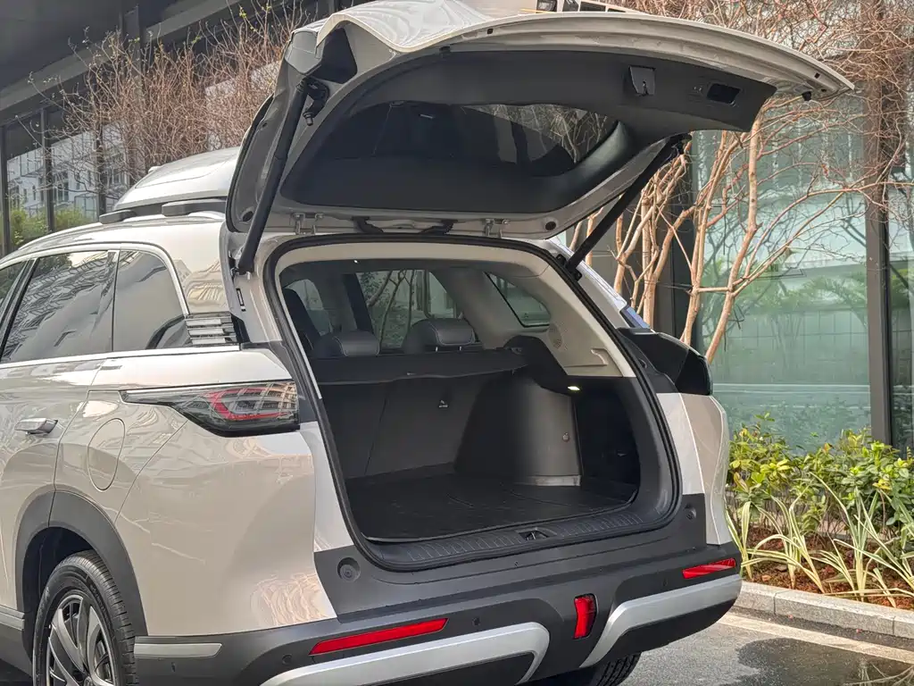 BYD SEA LION 07 DM I