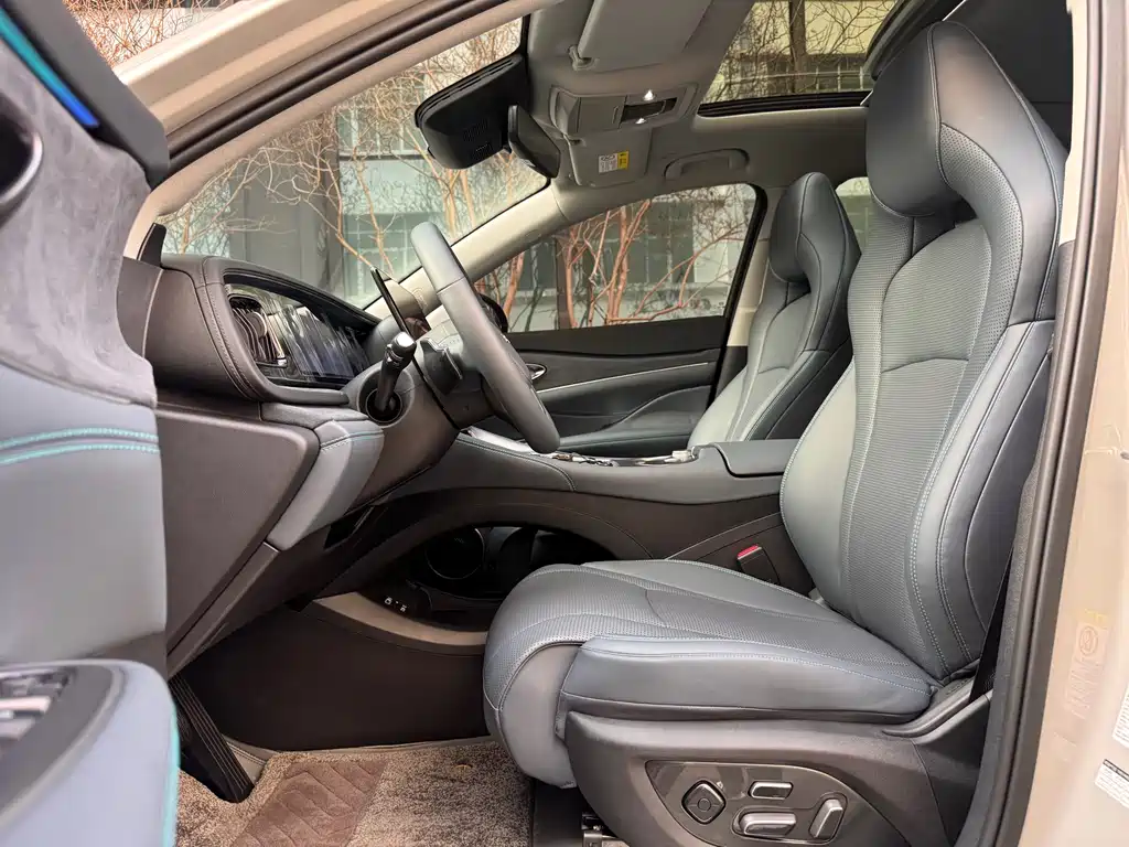 BYD SEA LION 07 DM I