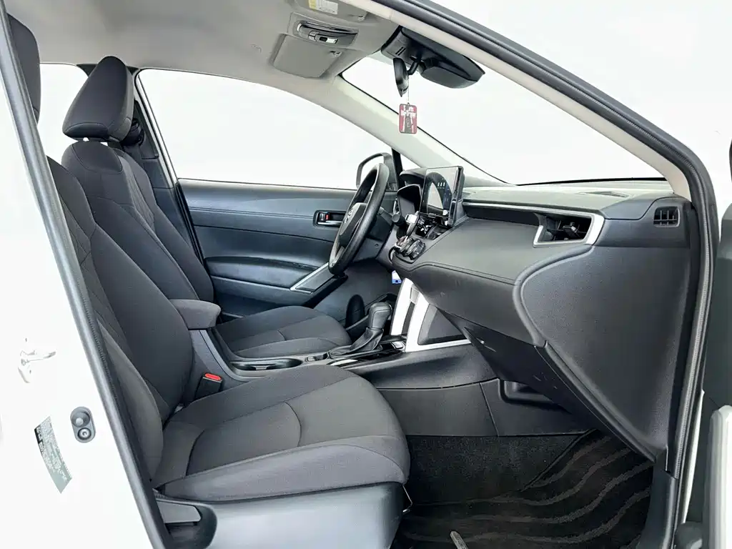 Toyota Corolla Cross — миниатюра 10