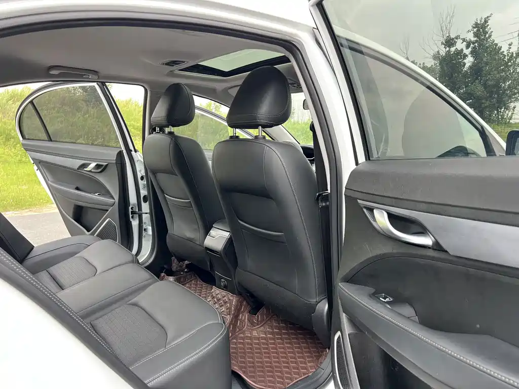 Geely Emgrand — миниатюра 18