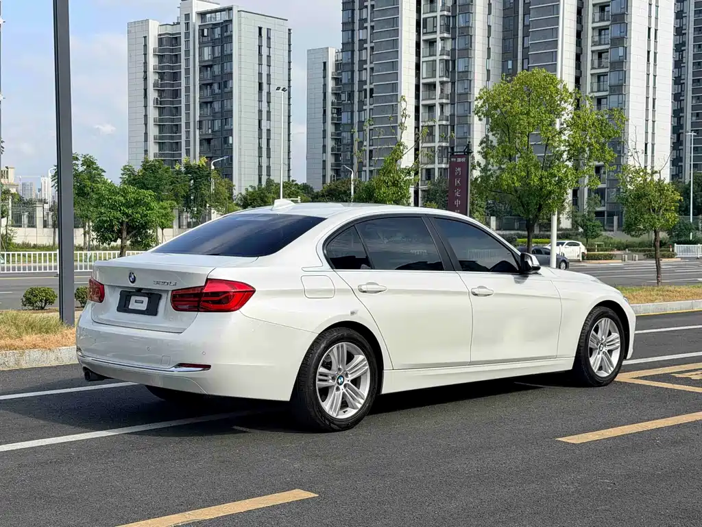 BMW 3 Series — миниатюра 9