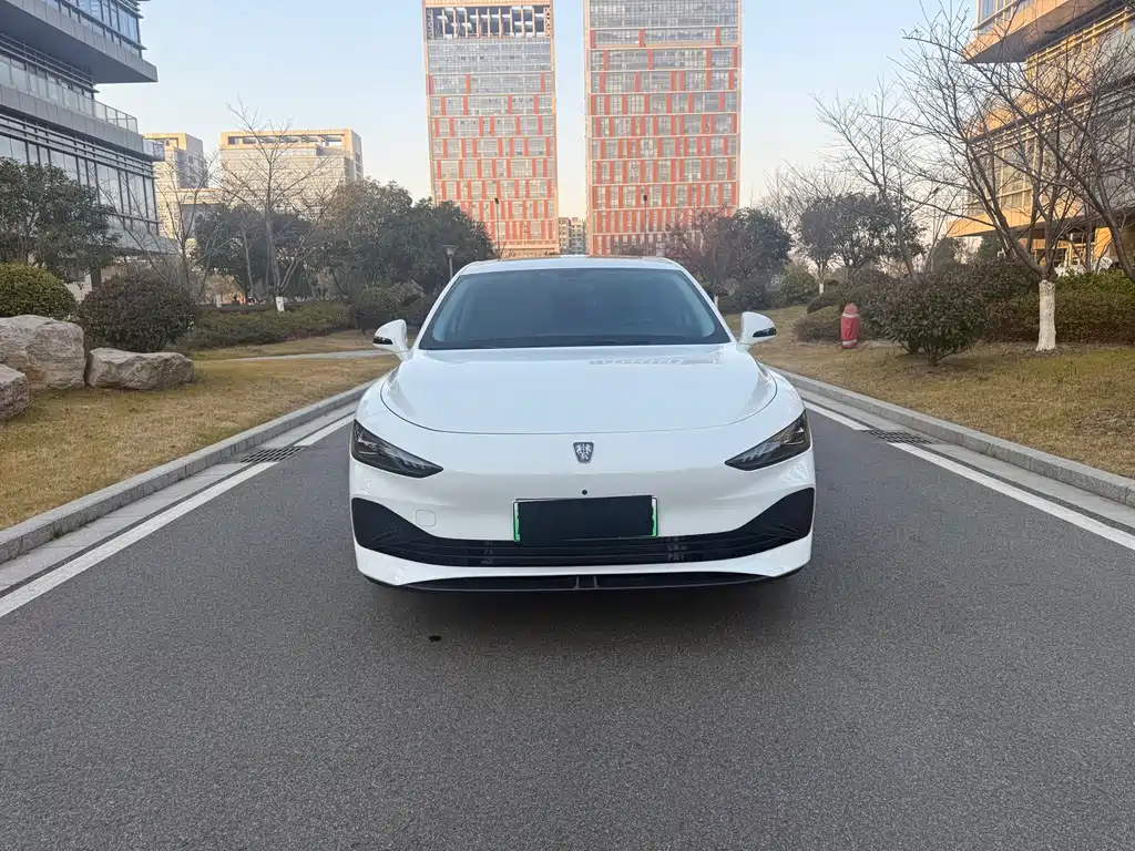 ROEWE D7