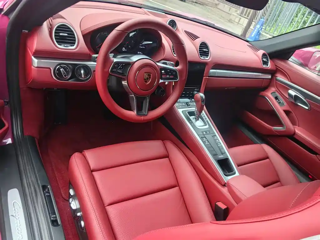 Porsche 718 2022 Cayman 2.0T