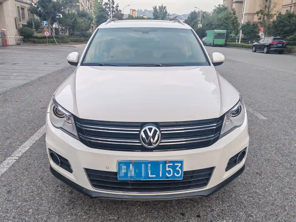Volkswagen Tiguan — миниатюра 2