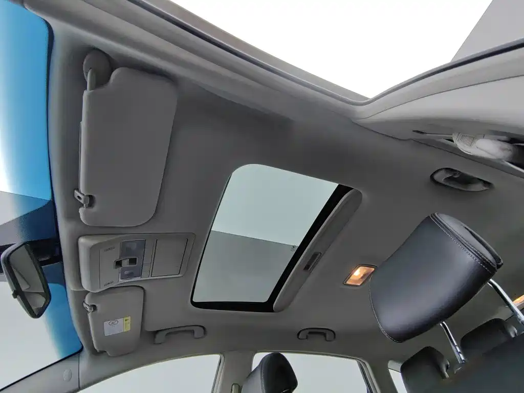 Chevrolet Captiva — миниатюра 14