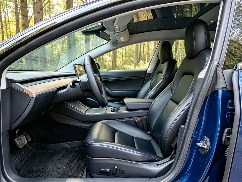 Tesla Model 3 — миниатюра 9