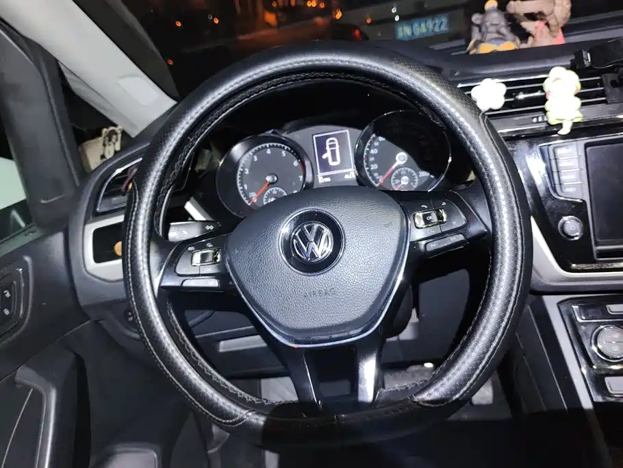 Volkswagen Touran — миниатюра 15