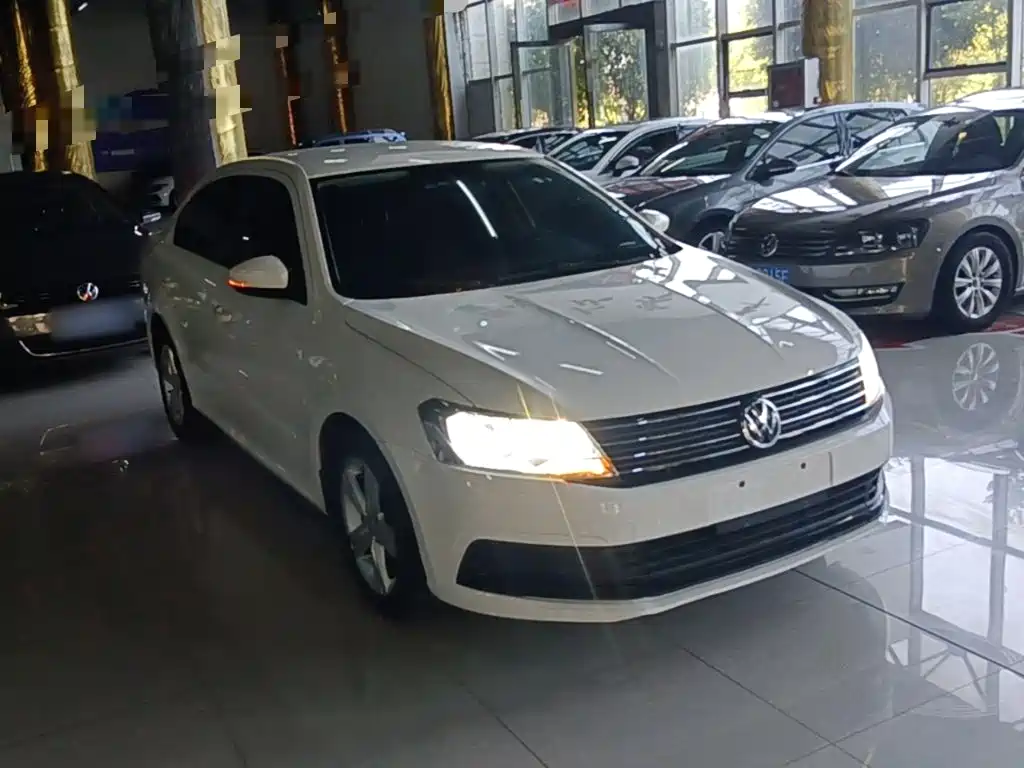Volkswagen Lavida — миниатюра 4
