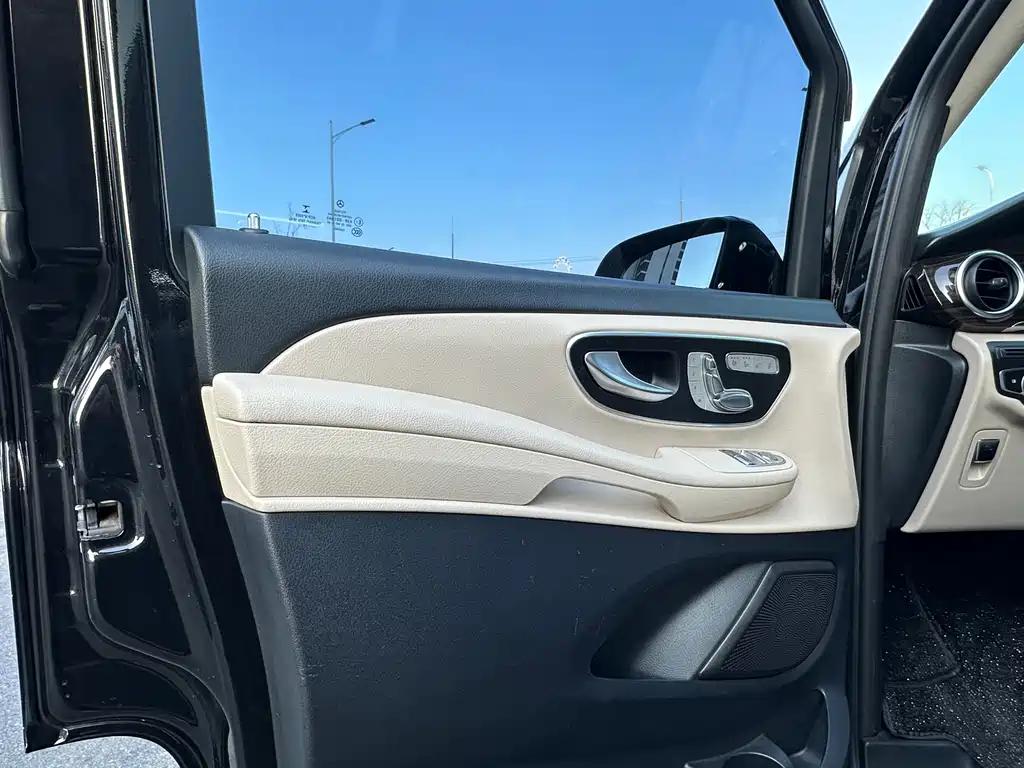 MERCEDES-BENZ V CLASS