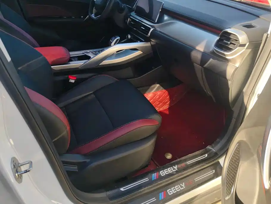 Geely Binyue — миниатюра 8