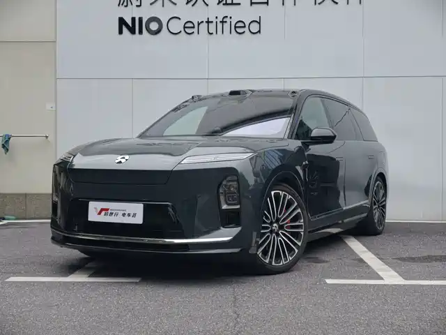 NIO ES8