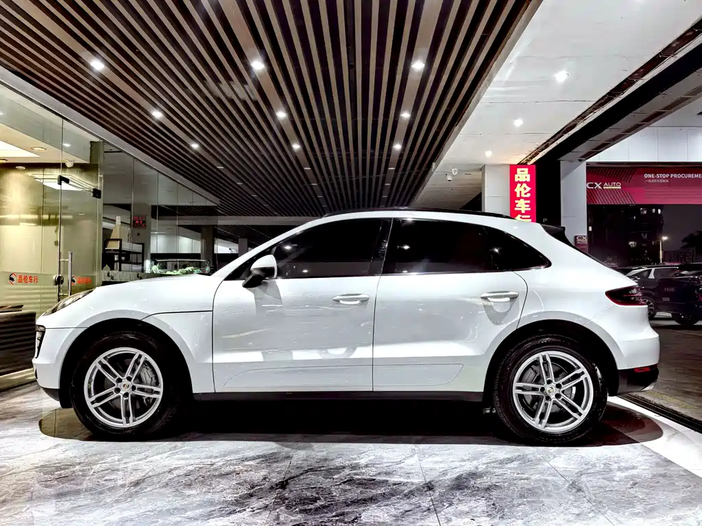 Porsche Macan — миниатюра 20