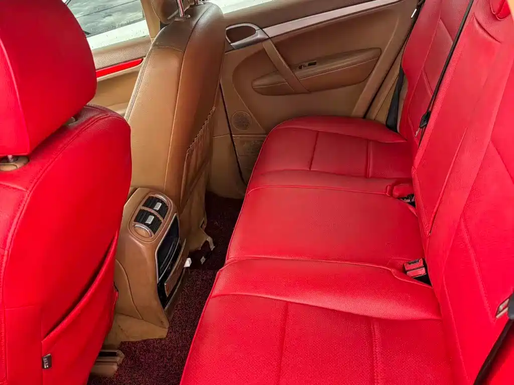 Porsche Cayenne — миниатюра 7