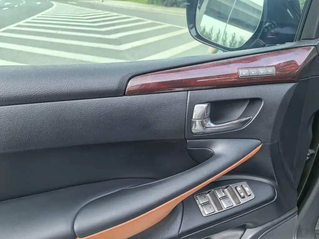 Lexus LX 570, фото 10
