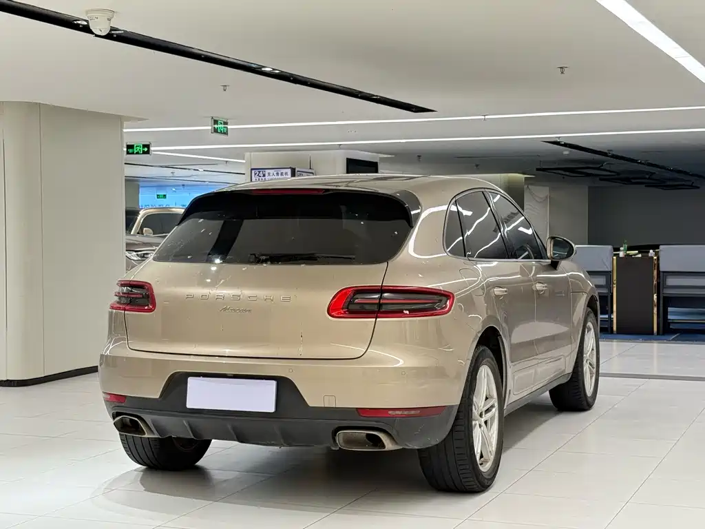 Porsche Macan — миниатюра 7
