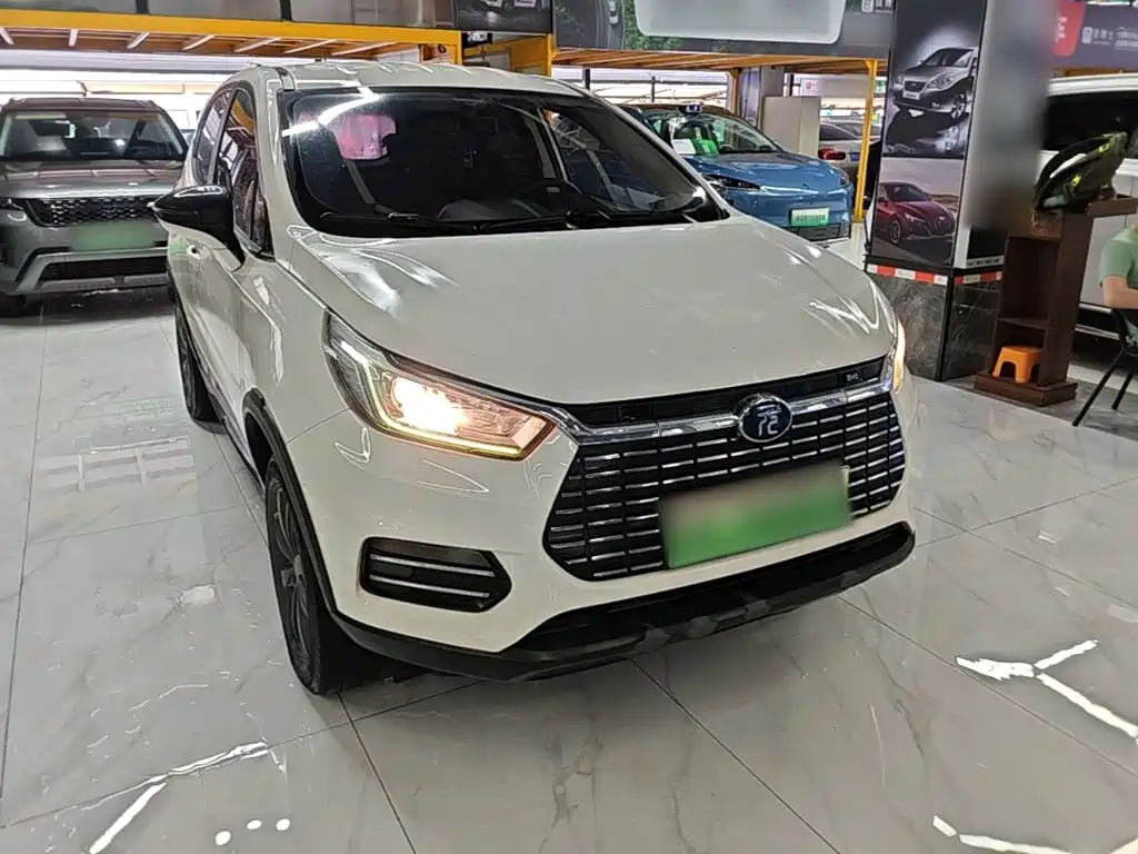 BYD Yuan EV — миниатюра 4