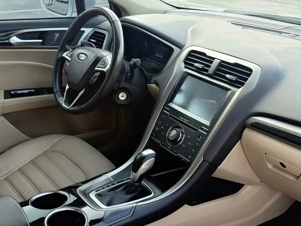 Ford Mondeo — миниатюра 8
