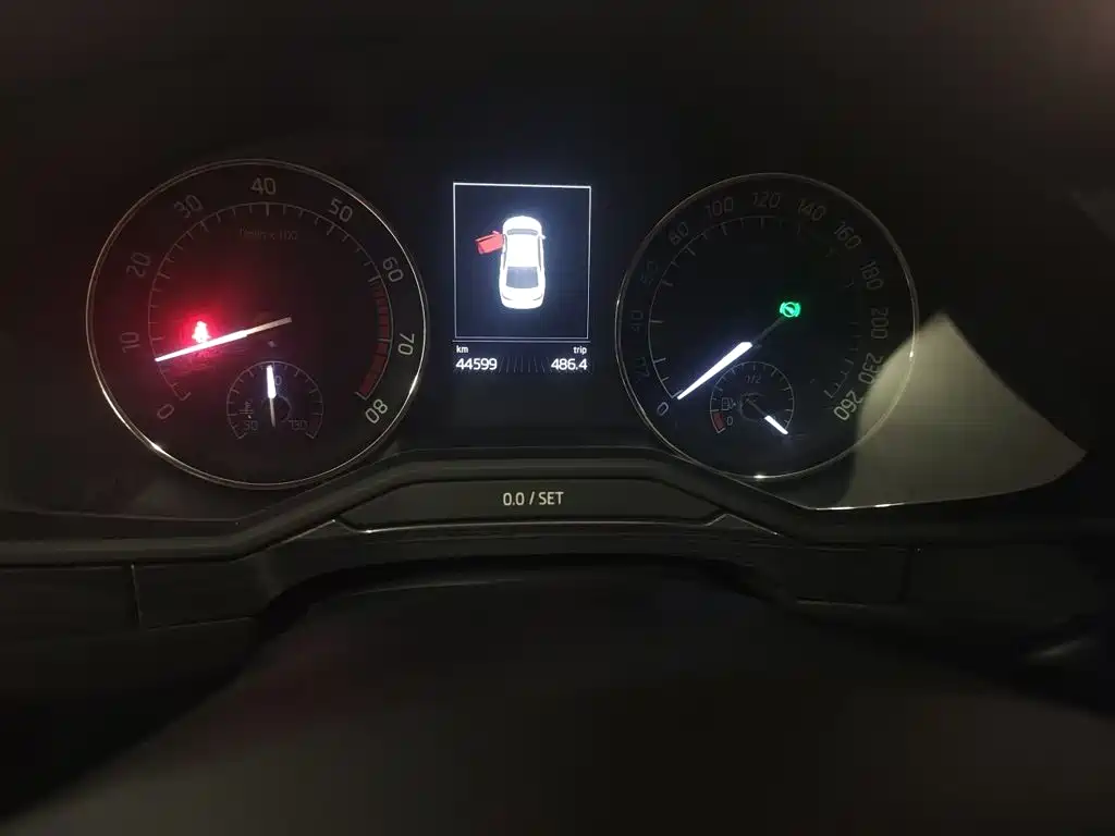 Skoda Superb — миниатюра 7