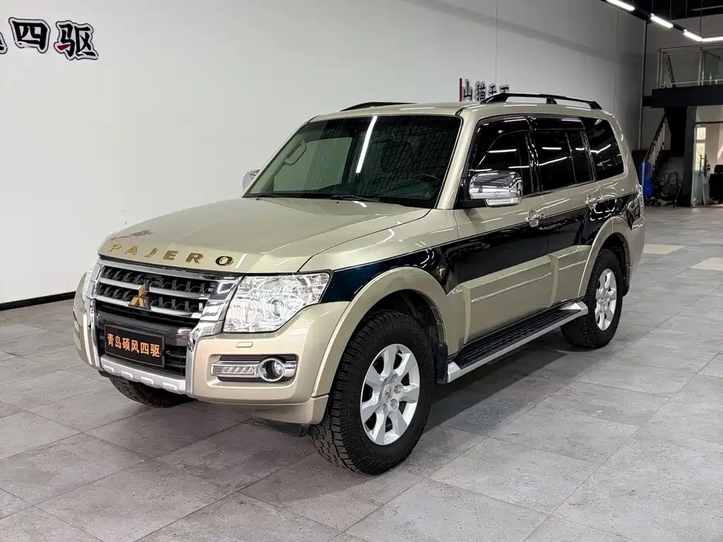 Mitsubishi Pajero (Import) — миниатюра 2
