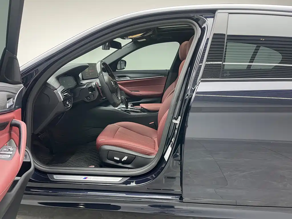 BMW 5 Series — миниатюра 16
