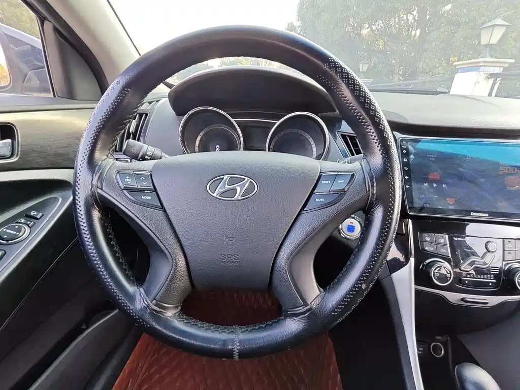 Hyundai Sonata — миниатюра 13