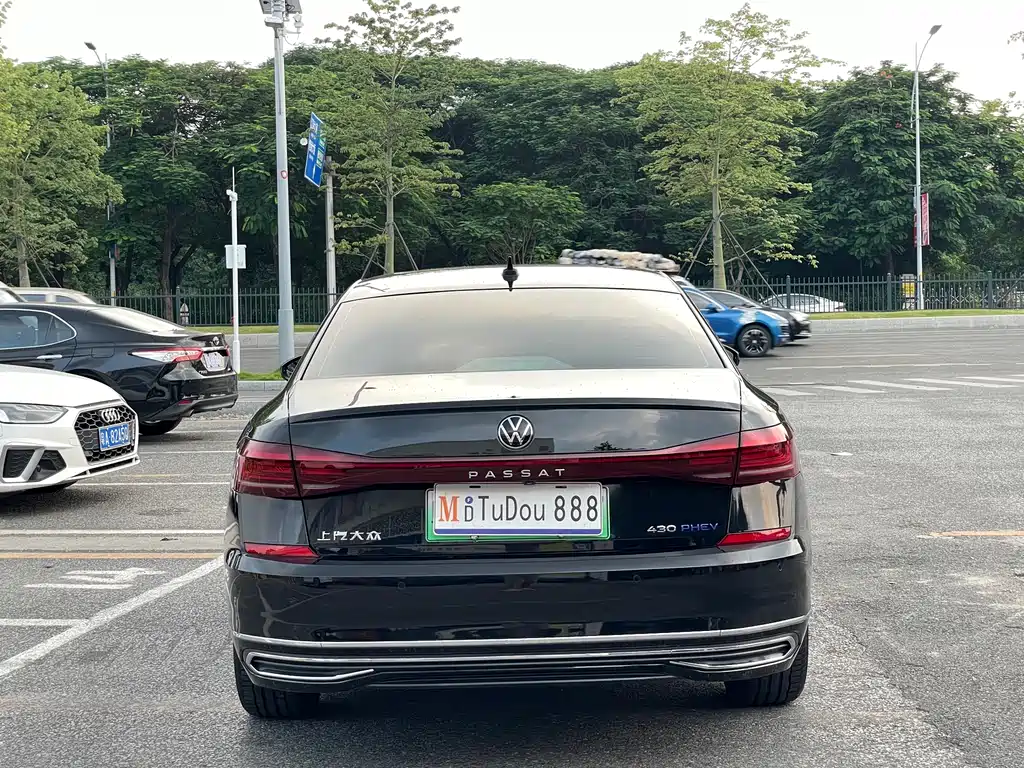 VOLKSWAGEN PASSAT NEW ENERGY