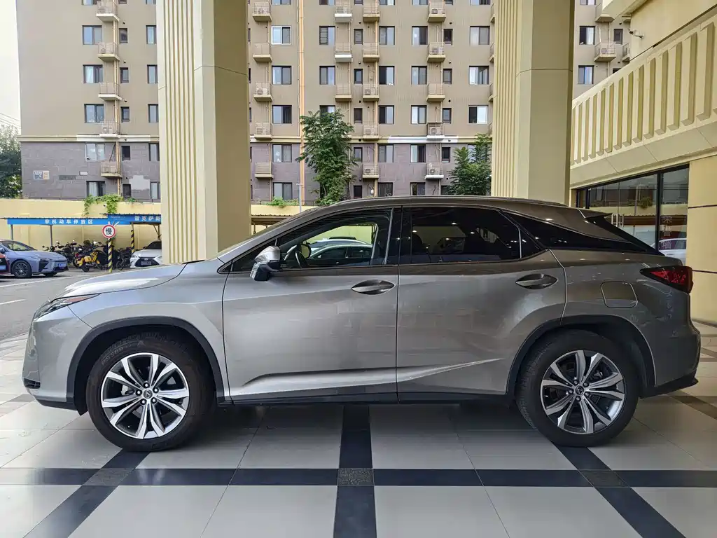 Lexus RX — миниатюра 14