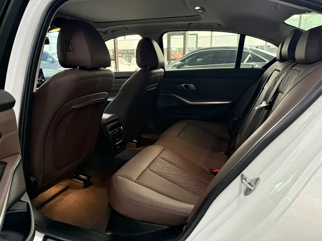BMW 3 Series — миниатюра 6