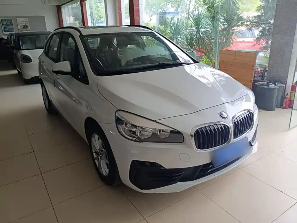 BMW 2 Series Active Tourer - фото 4