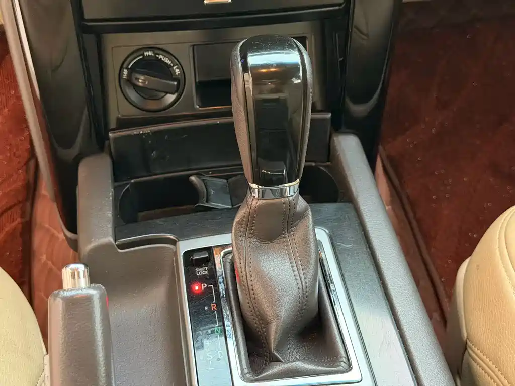 Toyota Land Cruiser Prado 2014 2.7L AT Luxury