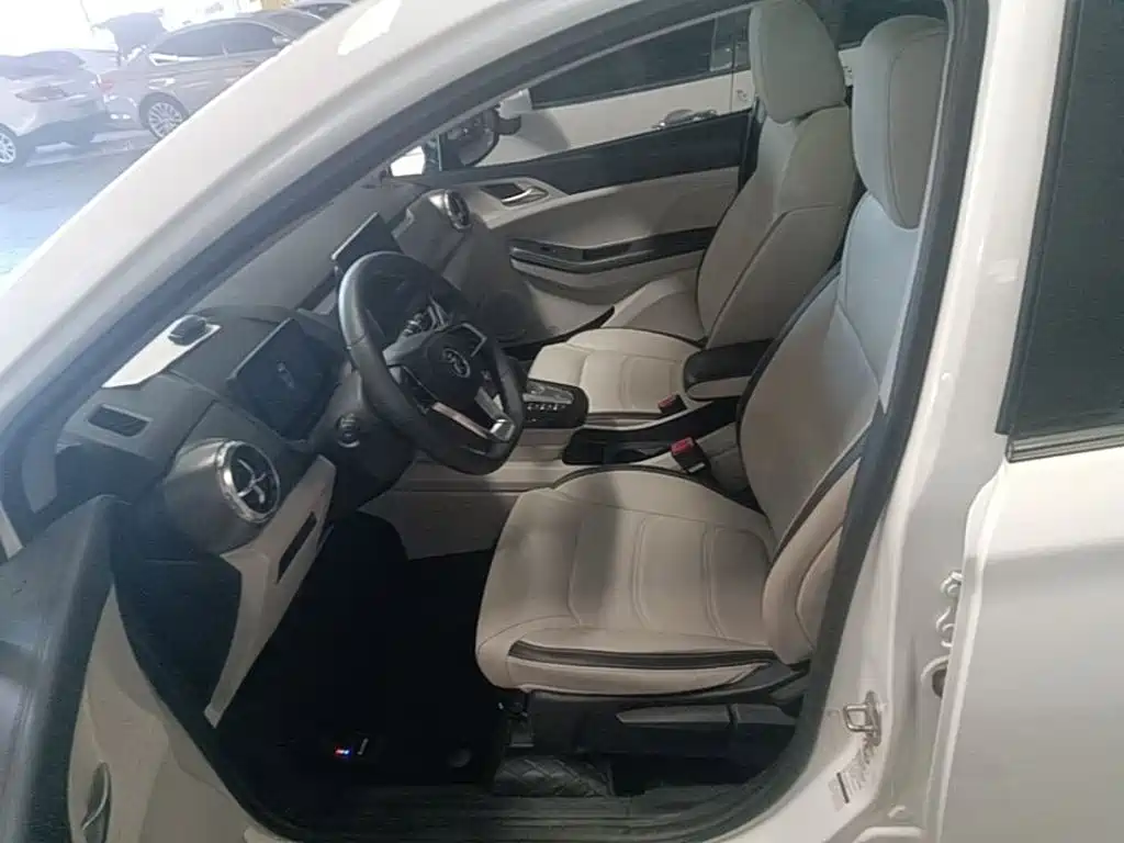 BYD Yuan Pro — миниатюра 15