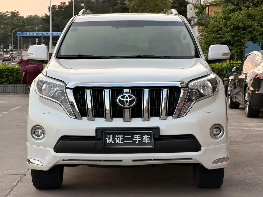 Toyota Land Cruiser Prado 2014 2.7L AT Luxury