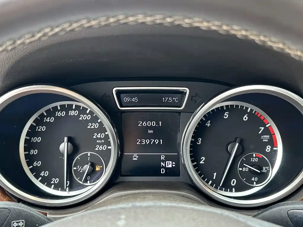 Mercedes-Benz M-Class — миниатюра 32