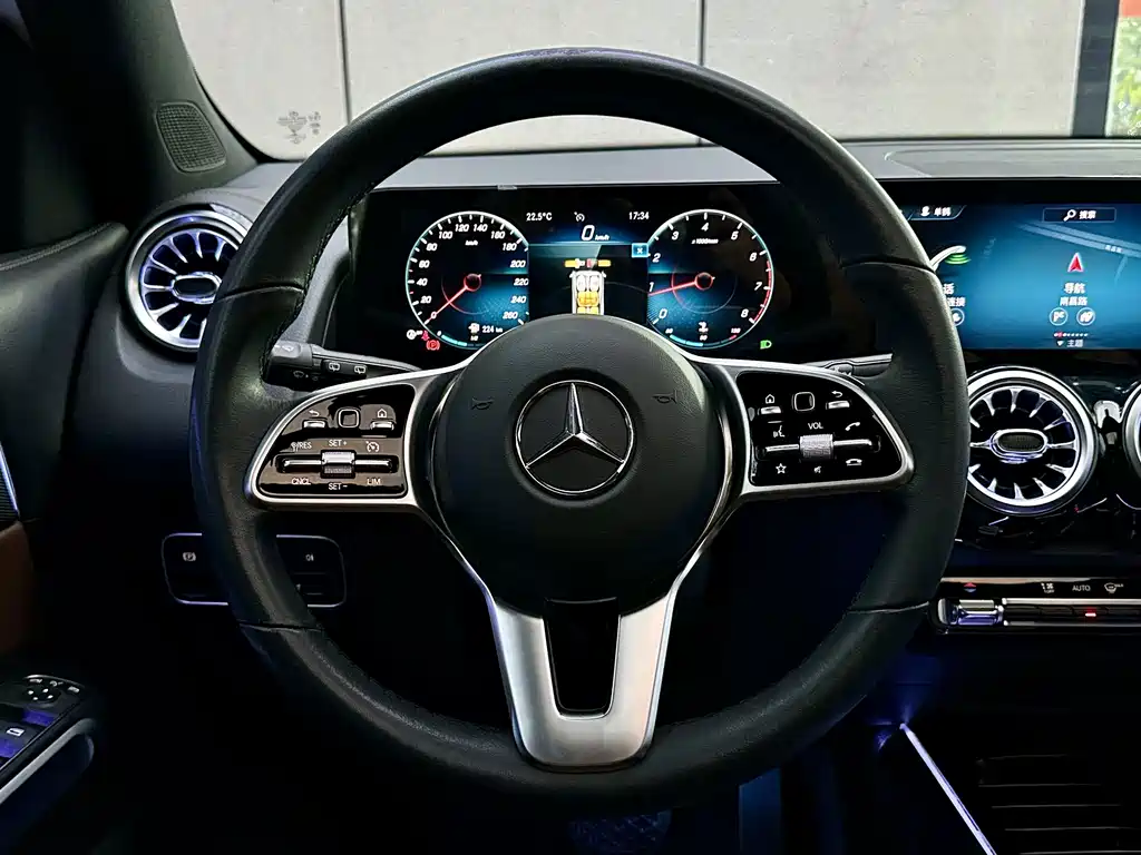 Mercedes-Benz GLB — миниатюра 16
