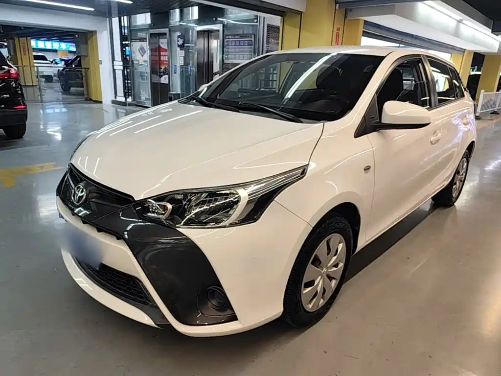 Toyota Yaris L — миниатюра 2