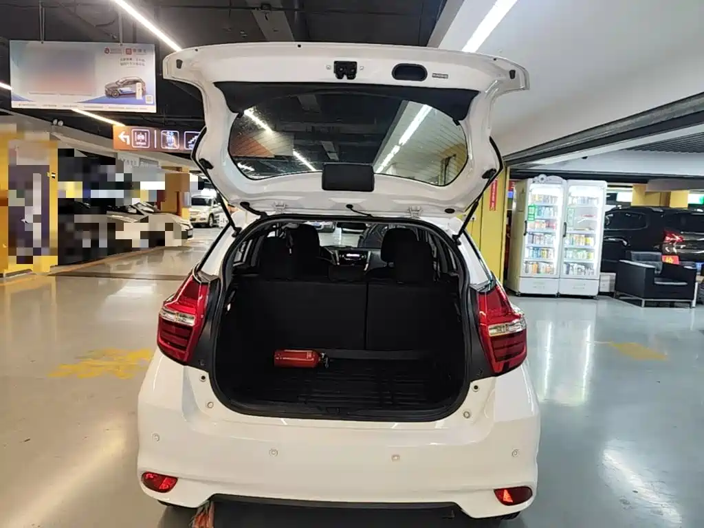 Toyota Yaris L — миниатюра 19