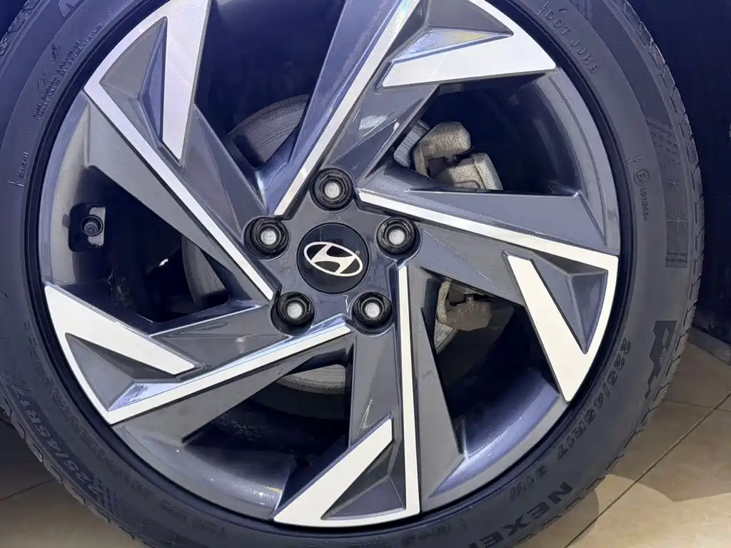 Hyundai Elantra — миниатюра 24