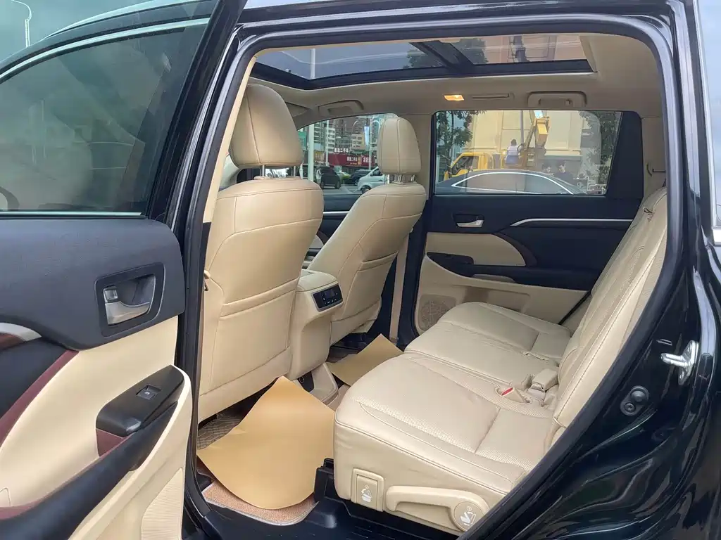 Toyota Highlander — миниатюра 10