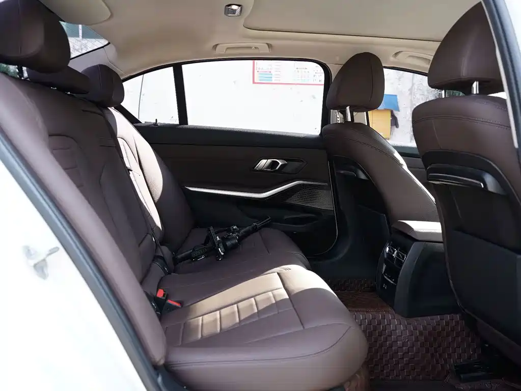BMW 3 Series — миниатюра 5