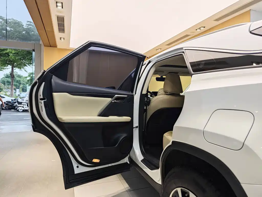 Lexus RX — миниатюра 24