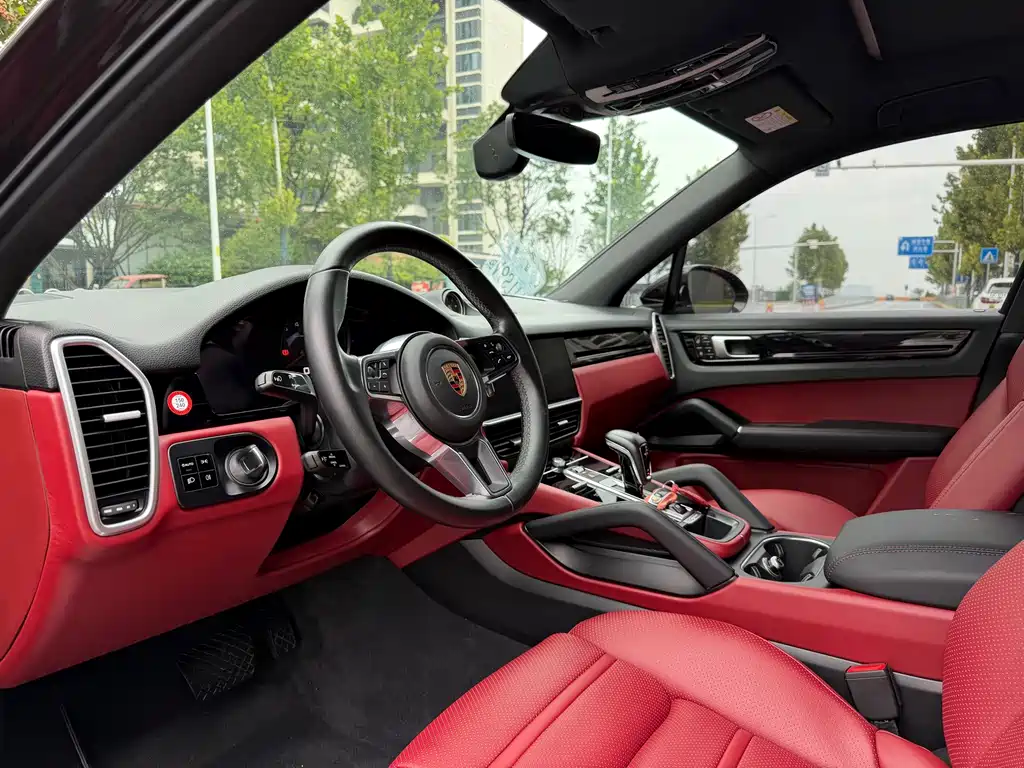 Porsche Cayenne — миниатюра 4