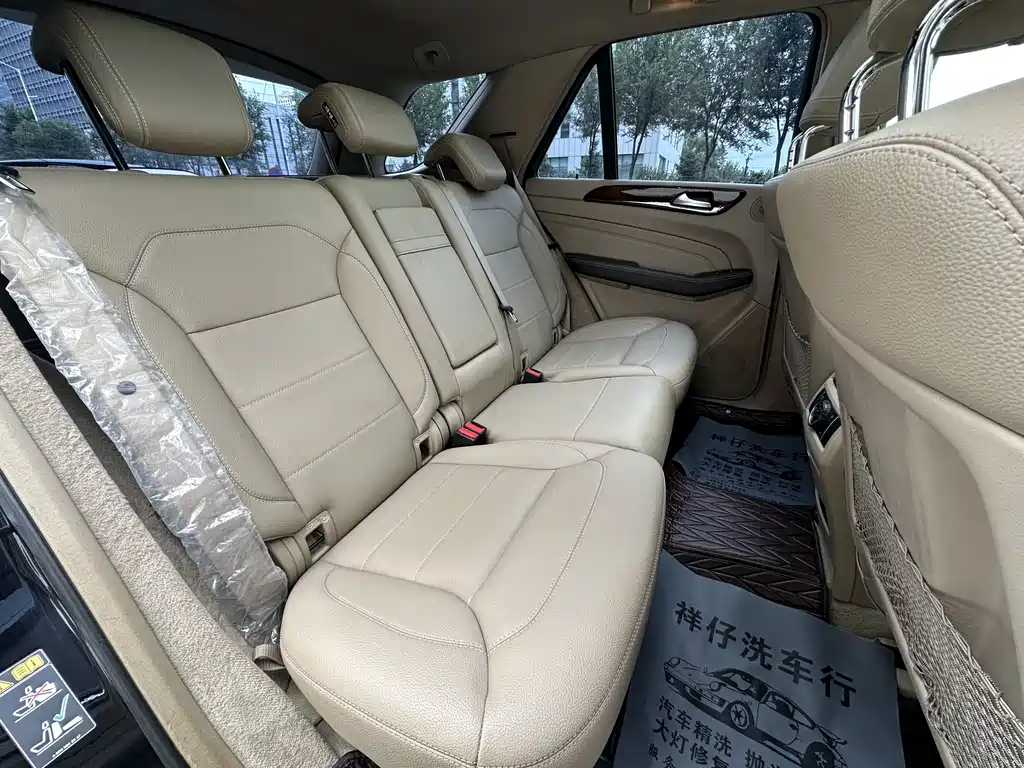 Mercedes-Benz M-Class — миниатюра 13