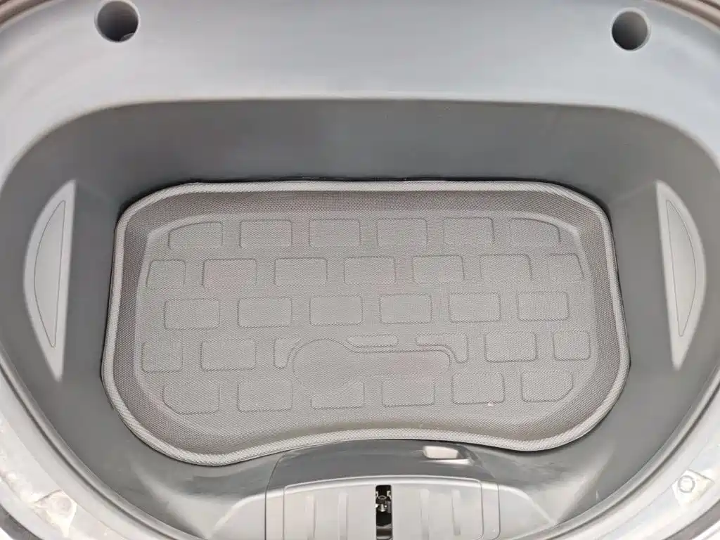 Tesla Model 3 — миниатюра 11