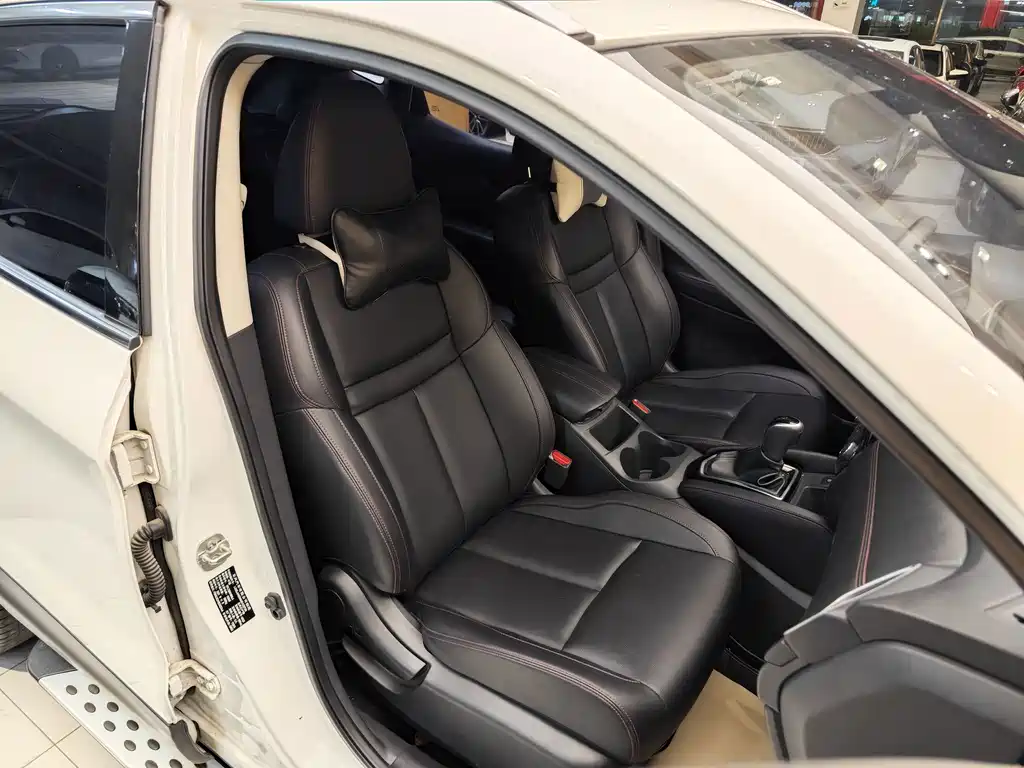 Nissan Qashqai — миниатюра 32