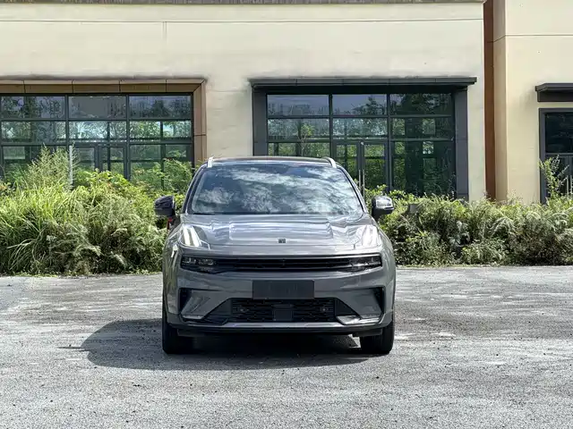 2020 Lynk & Co 06