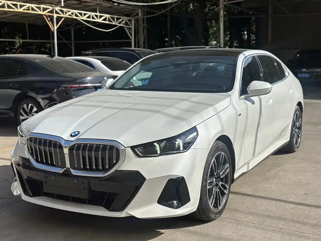 BMW 5 Series 2025