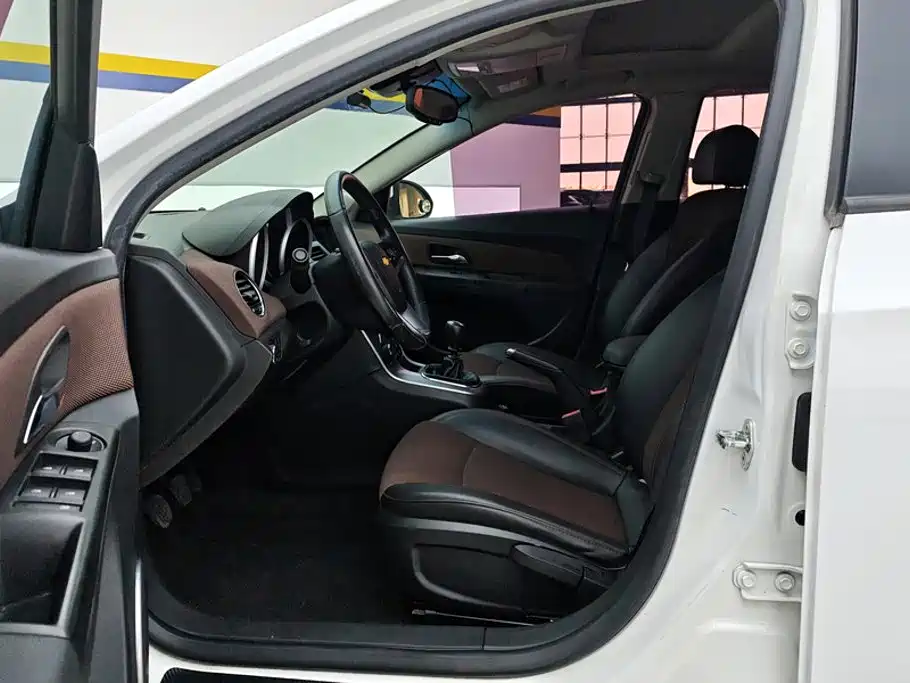 Chevrolet Cruze — миниатюра 9